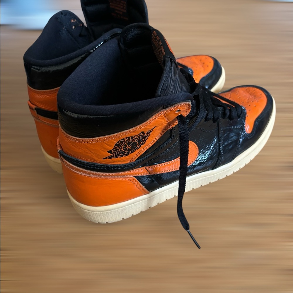 Air Jordan 1 Retro High Shattered Back Board - Picture 3 of 3